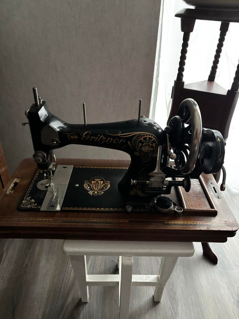 Antieke Gritzner Naaimachine met Houten Bovenkant, Antiek en Kunst, Ophalen