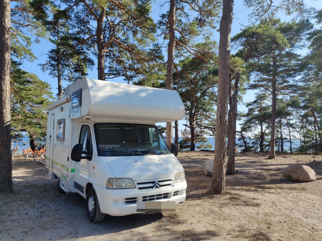 Compacte familie camper – 73.000 km, Caravans en Kamperen, Campers, Particulier, tot en met 6, Alkoof, Bürstner, Overige merken