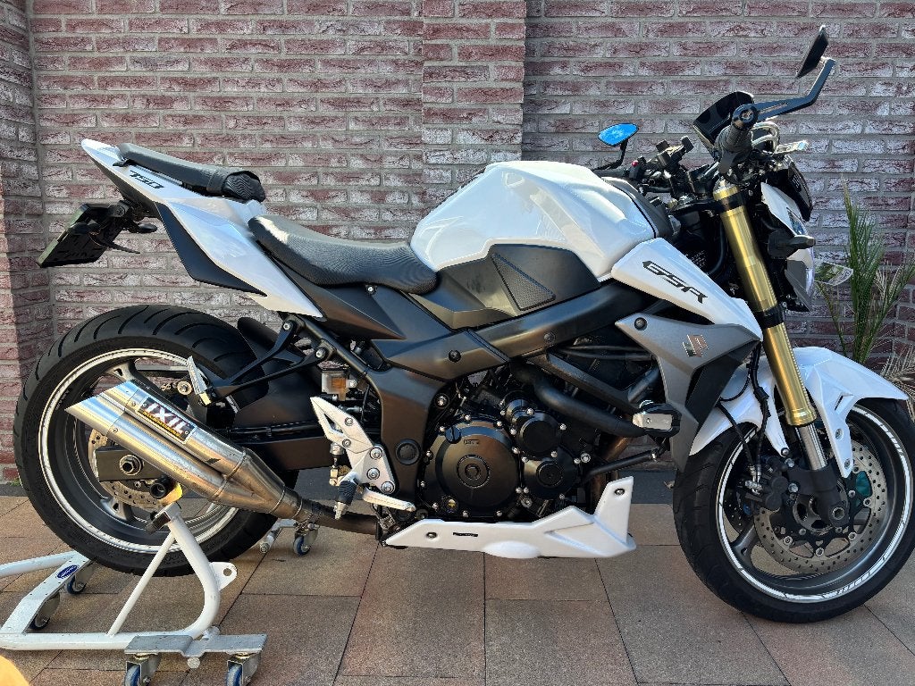 Suzuki GSR 750A ABS | 2013 | 16.884 km | Goed onderhouden, Occasion, 4 cilinders, Motorrijbewijs A, 749 cc