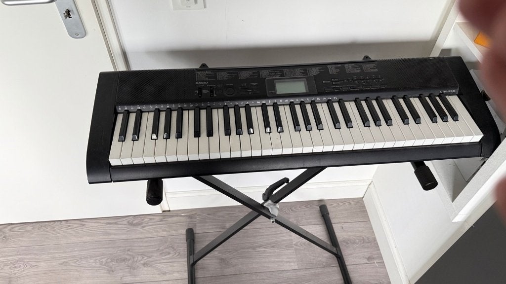 Casio CTK-1150 keyboard + standaard, Ophalen, Casio, Met standaard, 61 toetsen