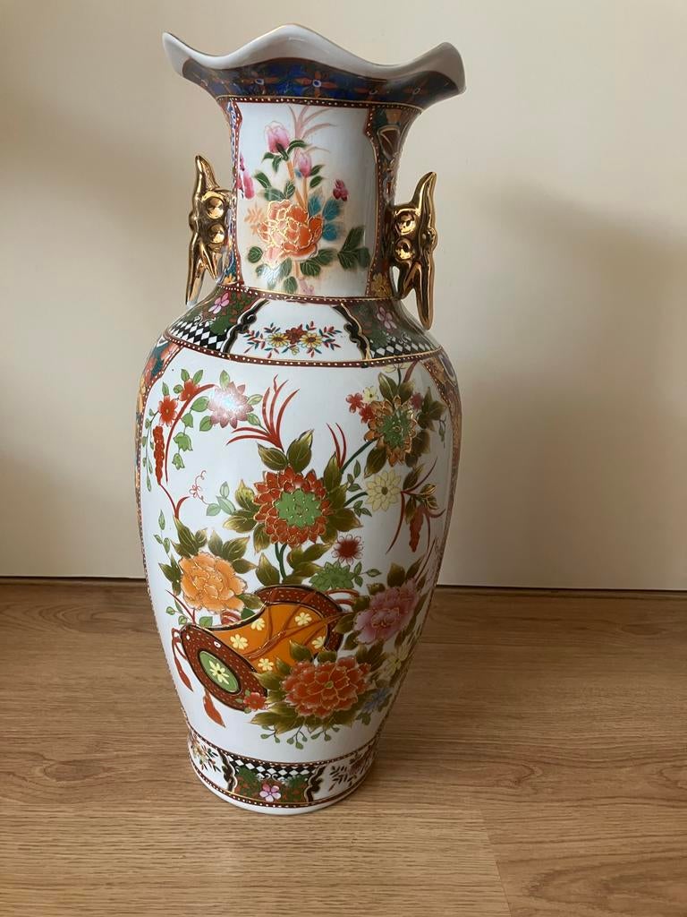 Grote Chinese Vaas met Rijke Bloemendecoratie, Antiek en Kunst, Antiek | Vazen, Ophalen