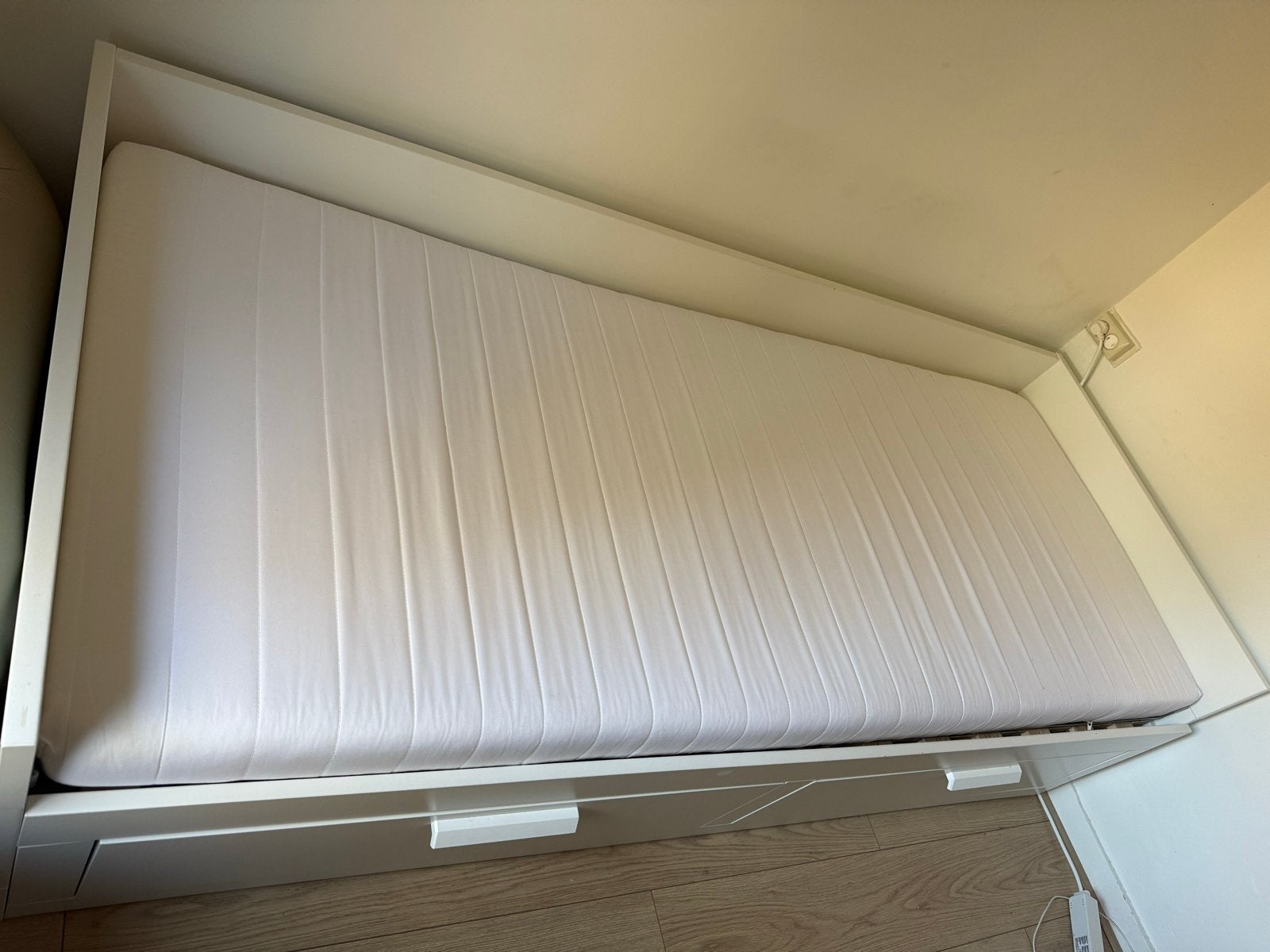 Ikea Hemnes bedbank met 2 lades en matras, Wit, Tweepersoons, Ophalen of Verzenden, 80 cm