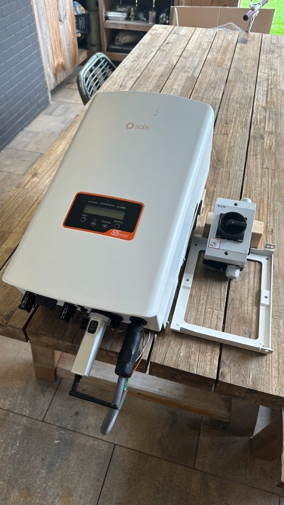 Solis S5 8kW 3-fase omvormer incl. WiFi-dongle & Schakelaar, Kleding | Dames, Sokken en Kousen, Zo goed als nieuw, Sokken en Kniesokken