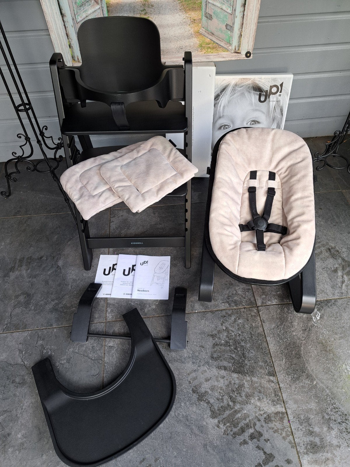 Kidsmill Up Kinderstoel NATUREL, met Newborn Set en Eetblad, Ophalen, Zo goed als nieuw, Meegroeistoel, Gordel(s)