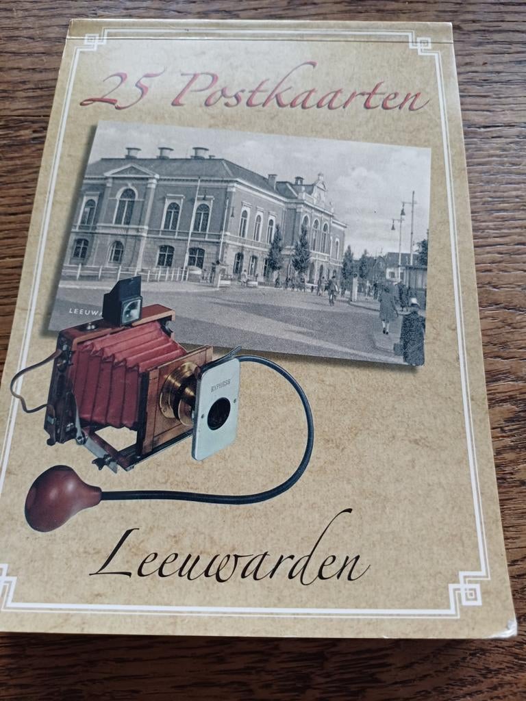 Leeuwarden ansichtkaarten  25 stuks  in een mapje, Ophalen of Verzenden, Friesland