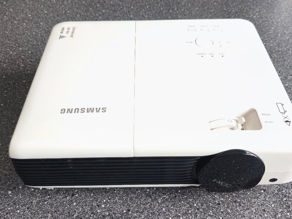 Beamer met eventueel scherm, Audio, Tv en Foto, Beamers, Ophalen, Overige technologieën, Zo goed als nieuw, Samsung