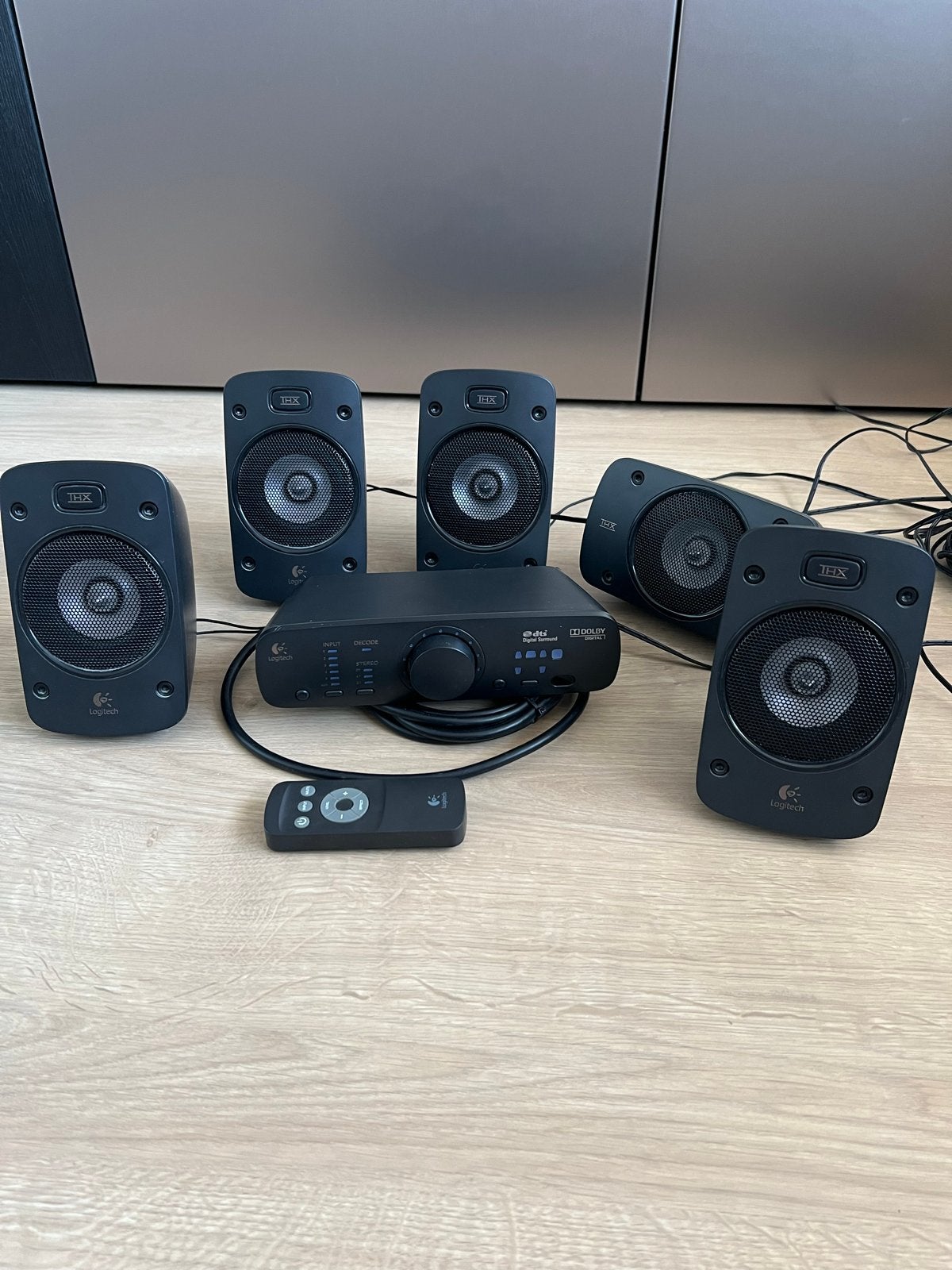 Logitech Z906 Surroundset (zonder subwoofer), Overige merken, Gebruikt, Ophalen of Verzenden, Surroundset zonder subwoofer