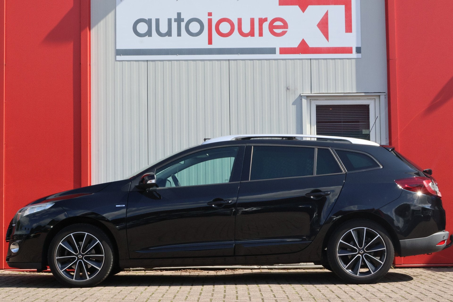 Renault Mégane Estate 1.2 TCe Bose | Panoramadak | Camera |, Auto's, Voorwielaandrijving, Euro 5, Gebruikt, Zwart