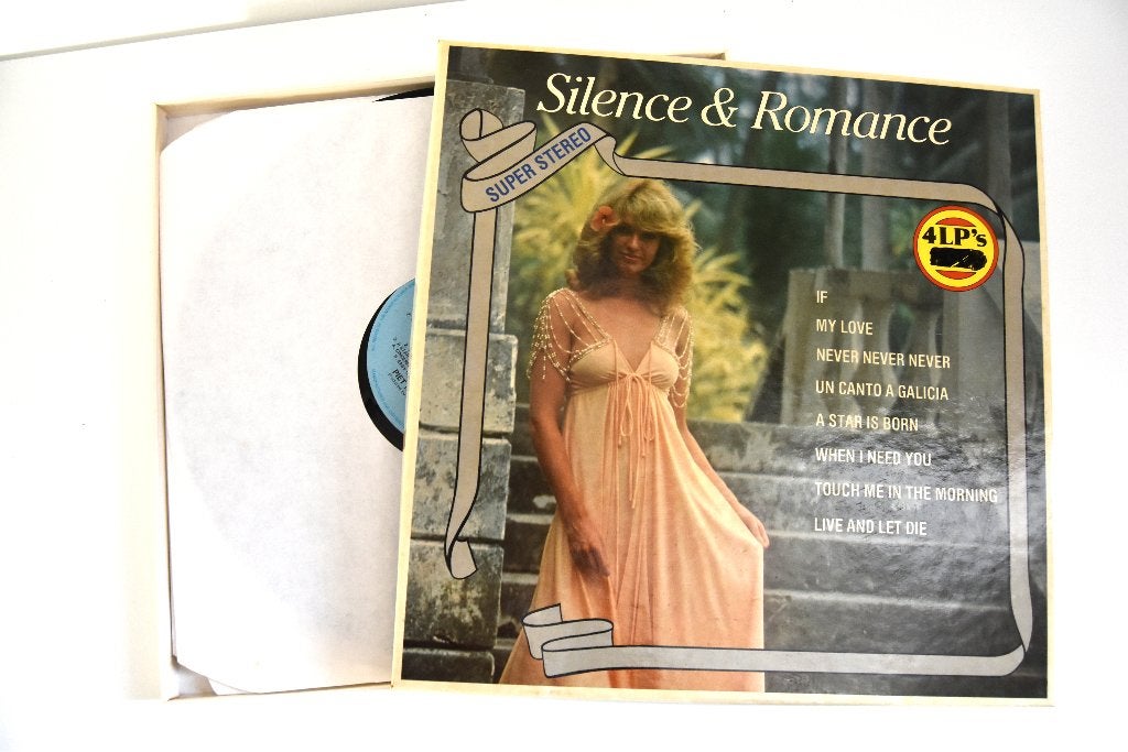 Verzamel box Silence & Romance. 4 LP's in prima staat, Cd's en Dvd's, Vinyl | Verzamelalbums, LP, Ophalen of Verzenden, Zo goed als nieuw