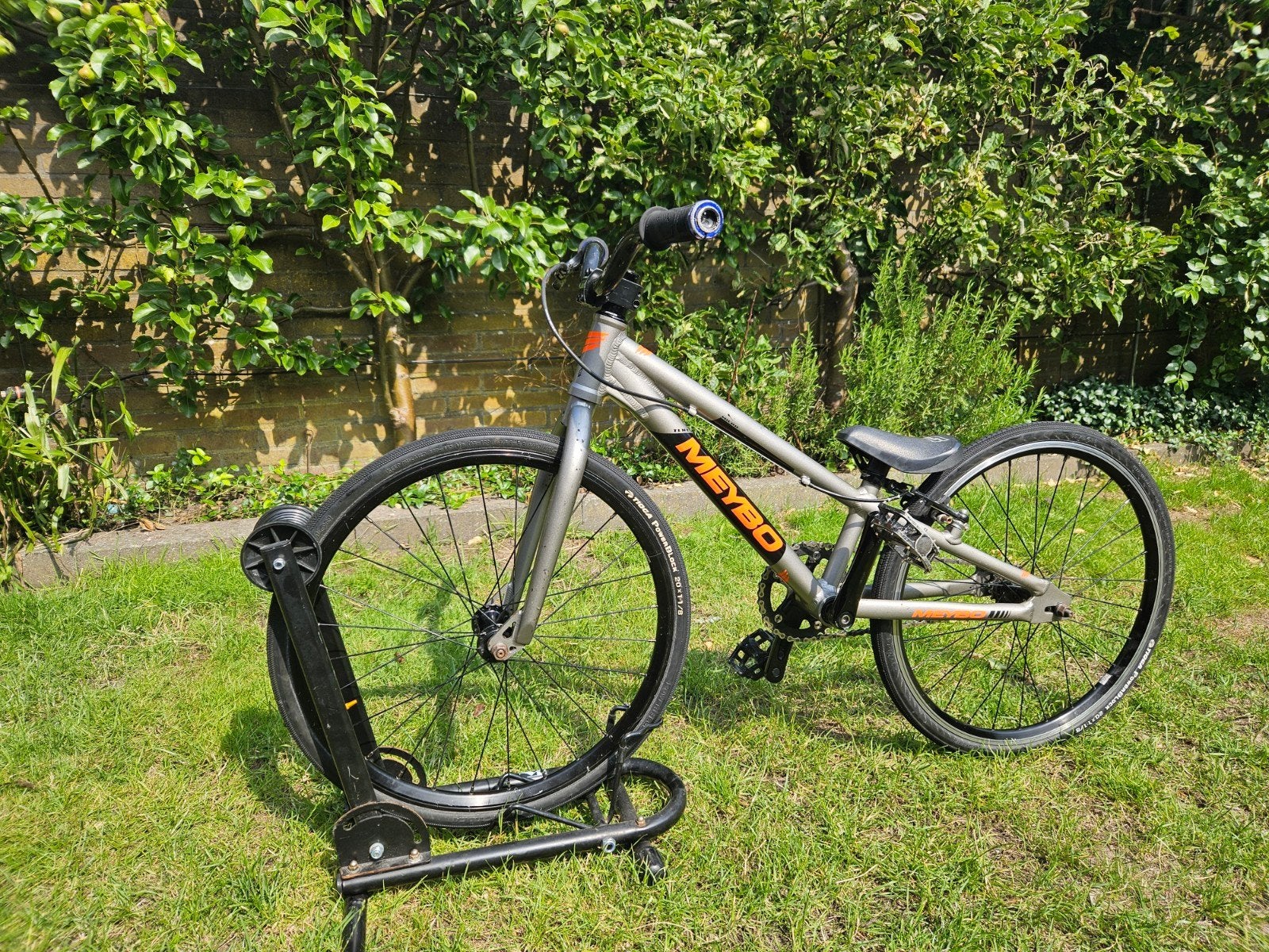 Meybo TLNT Micro BMX Racefiets - Zo goed als nieuw, Fietsen en Brommers, Ophalen, Aluminium