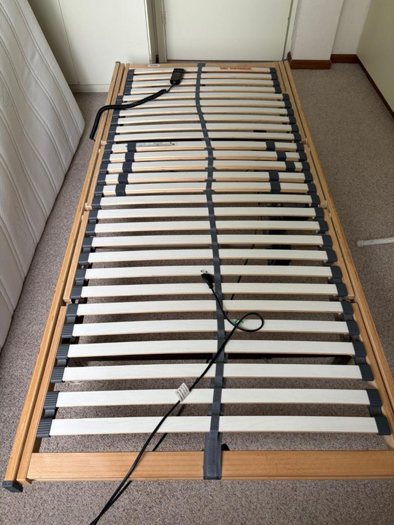 Verstelbare lattenbodem met matras, 90 cm, Eenpersoons, Ophalen of Verzenden, Zo goed als nieuw