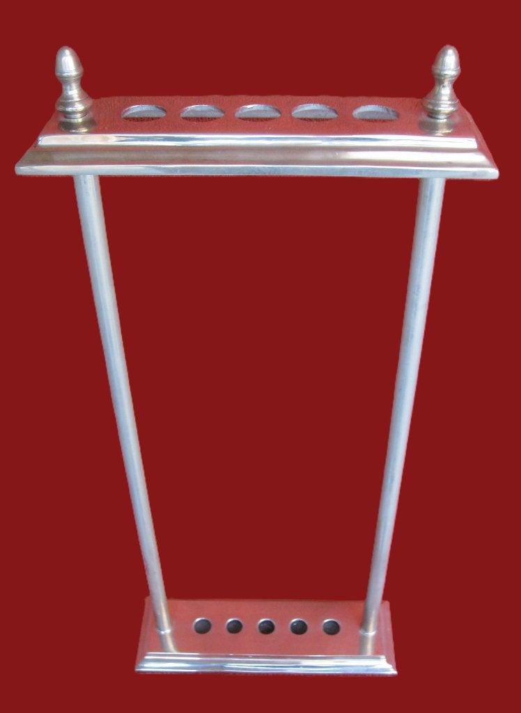 Elegante vernikkelde standaard voor wandelstokken., Ophalen