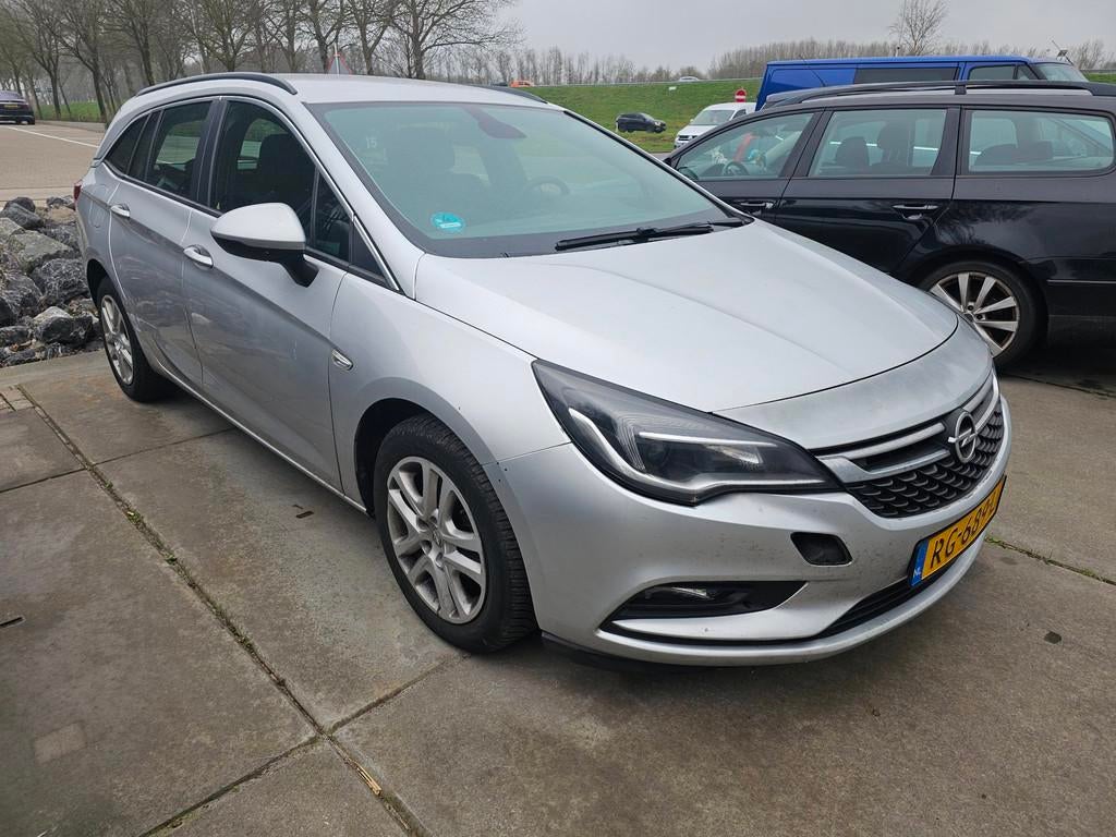 Opel Astra Sports Tourer 1.6 CDTI Business+ - DISTRIBUTIE DE, Voorwielaandrijving, Stof, Gebruikt, 4 cilinders