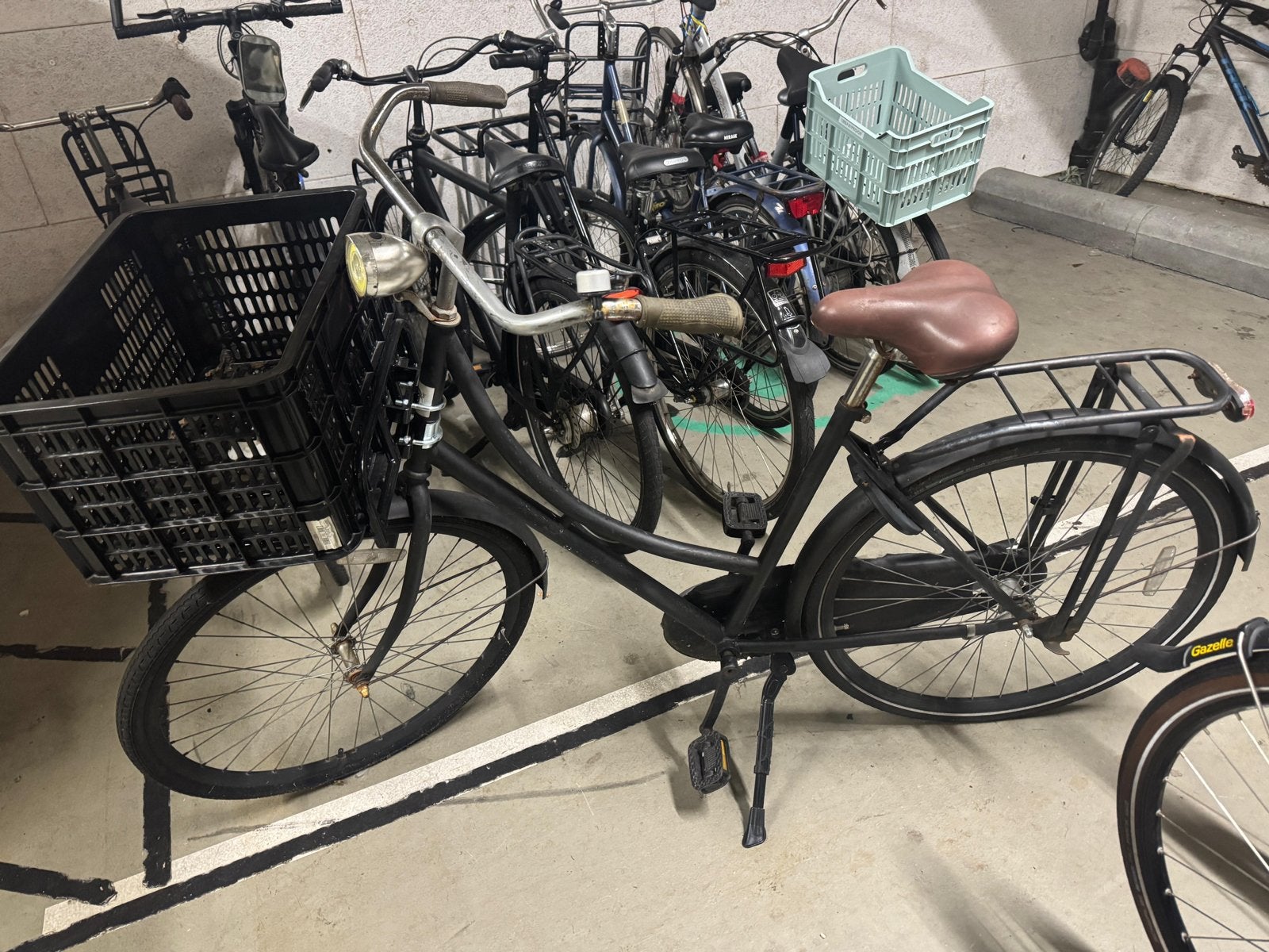 Zwarte fiets met voordrager en mand, Ophalen of Verzenden, Zo goed als nieuw, Terugtraprem, Overige merken