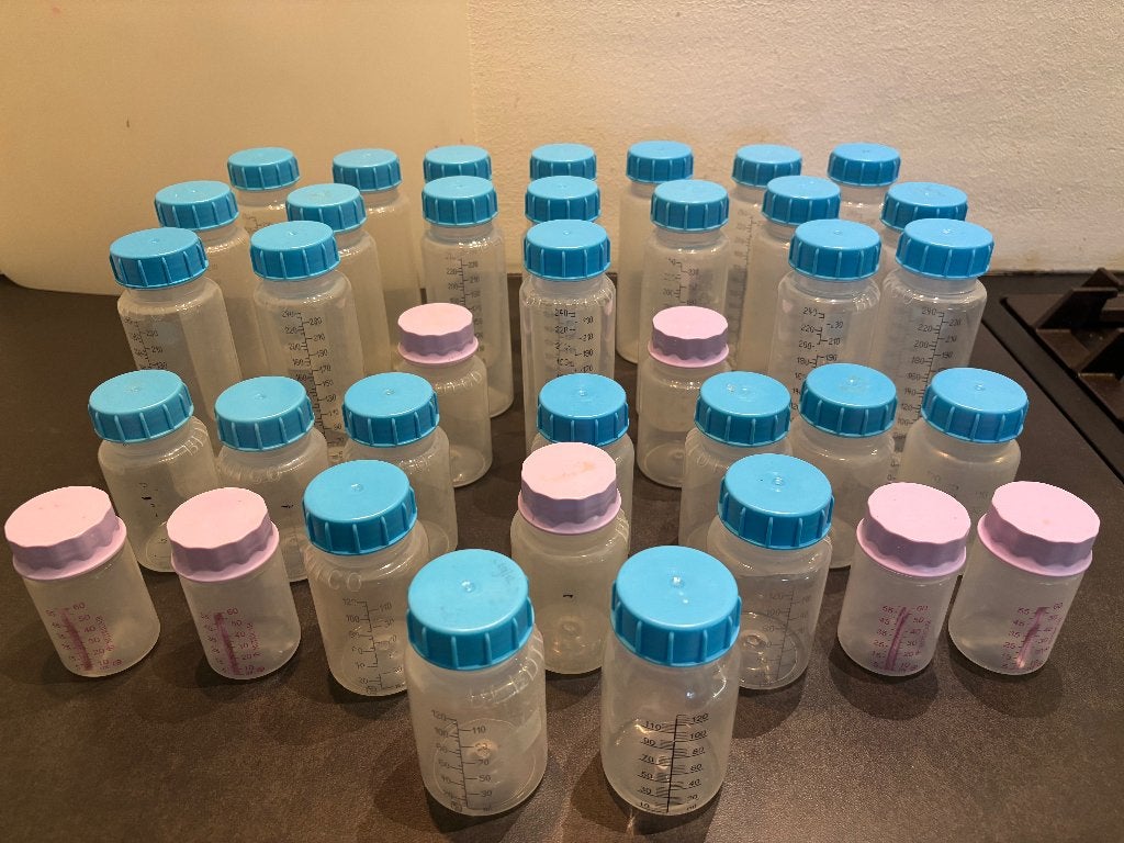 37x Medela moedermelk fles 60/120/240ml bewaar invries, Kinderen en Baby's, Ophalen, Zo goed als nieuw, Babyfles, Medela