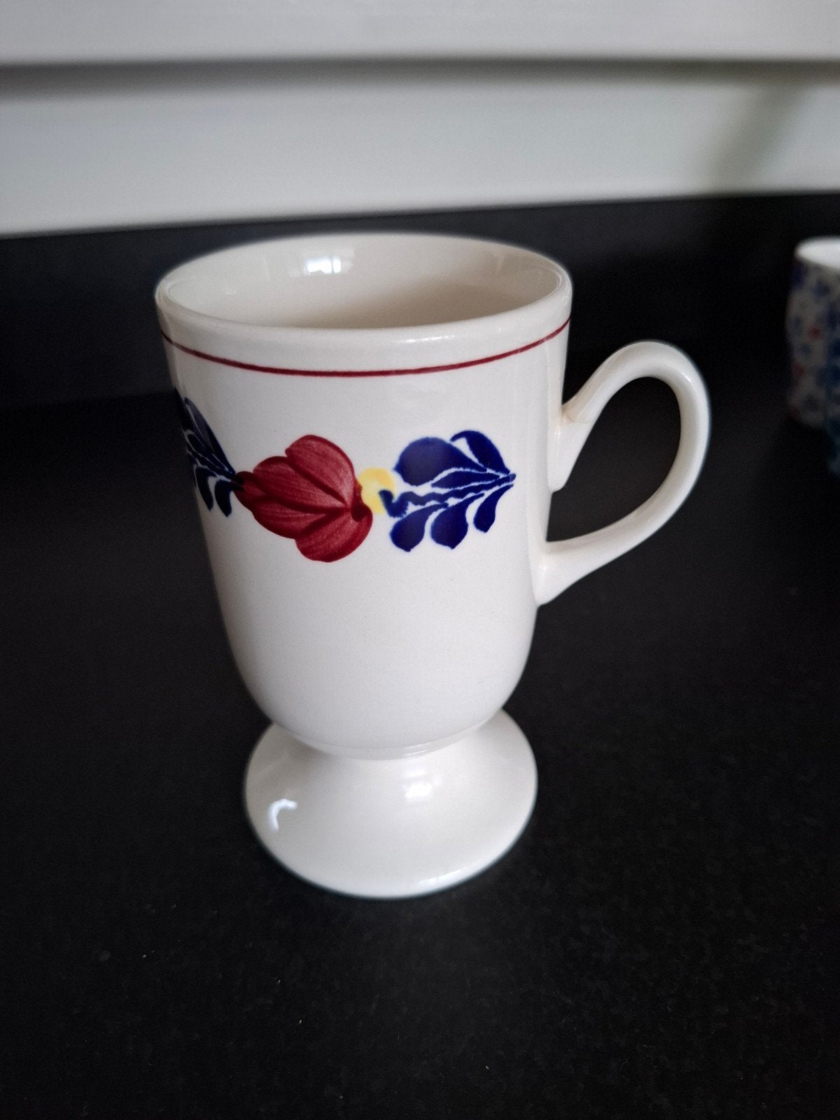 Boerenbont hoge koffiebeker, Ophalen of Verzenden, Zo goed als nieuw, Aardewerk, Overige typen