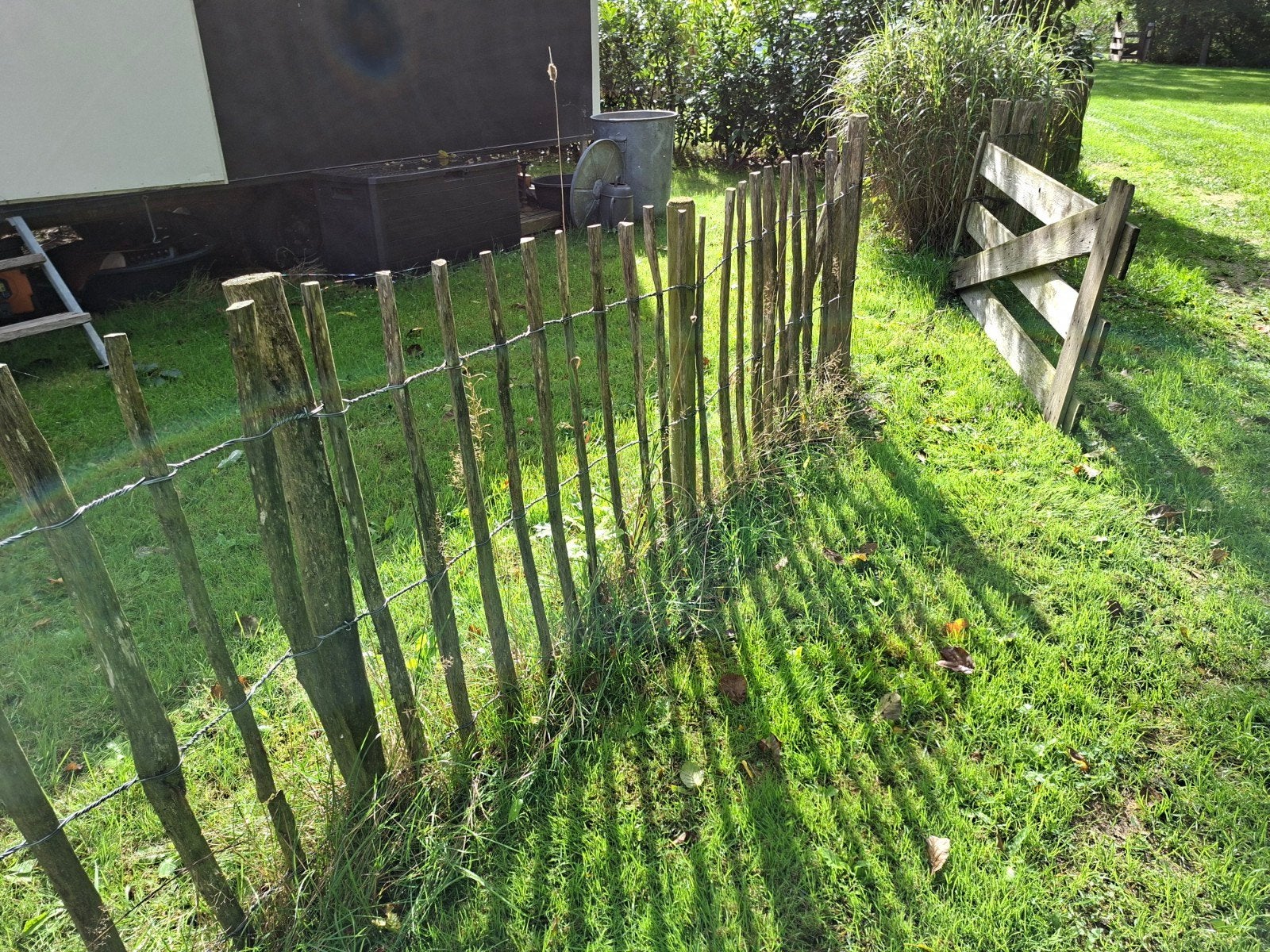 Engels hekwerk 20 meter (2x10 m)  85-90 cm hoog en 16 steunp, Tuin en Terras, Tuinhekken en Hekwerk, Ophalen, Gebruikt, Hout
