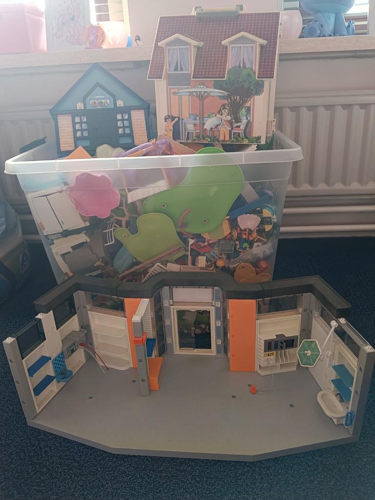 Grote Playmobil set met o.a. ziekenhuis en accessoires, Ophalen, Gebruikt, Complete set