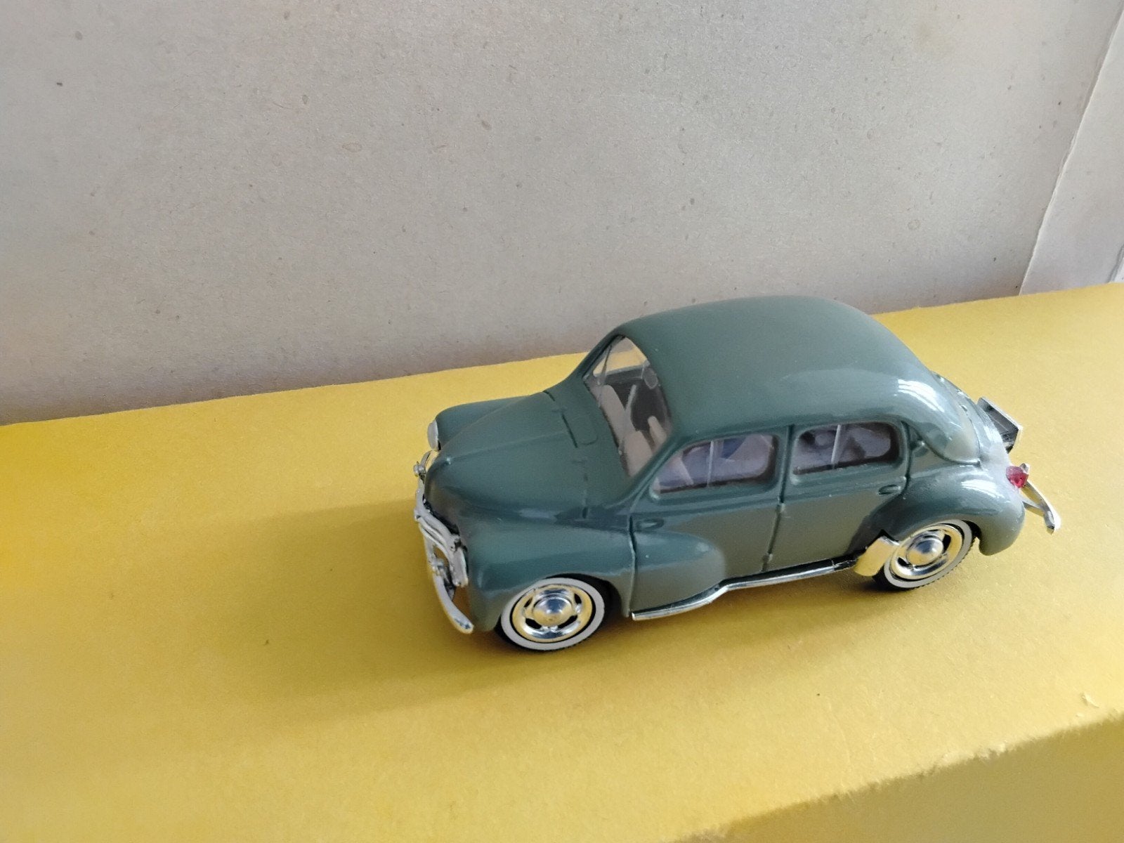 SOLIDO   RENAULT  C 4, Ophalen of Verzenden, Zo goed als nieuw, Auto, Solido