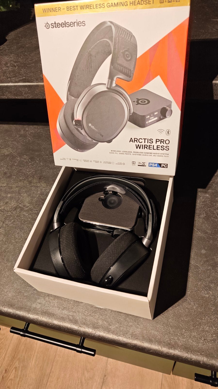 Steelseries Arctıs Pro wireless compleet, Gaming, Zo goed als nieuw, Steelseries, Zwart