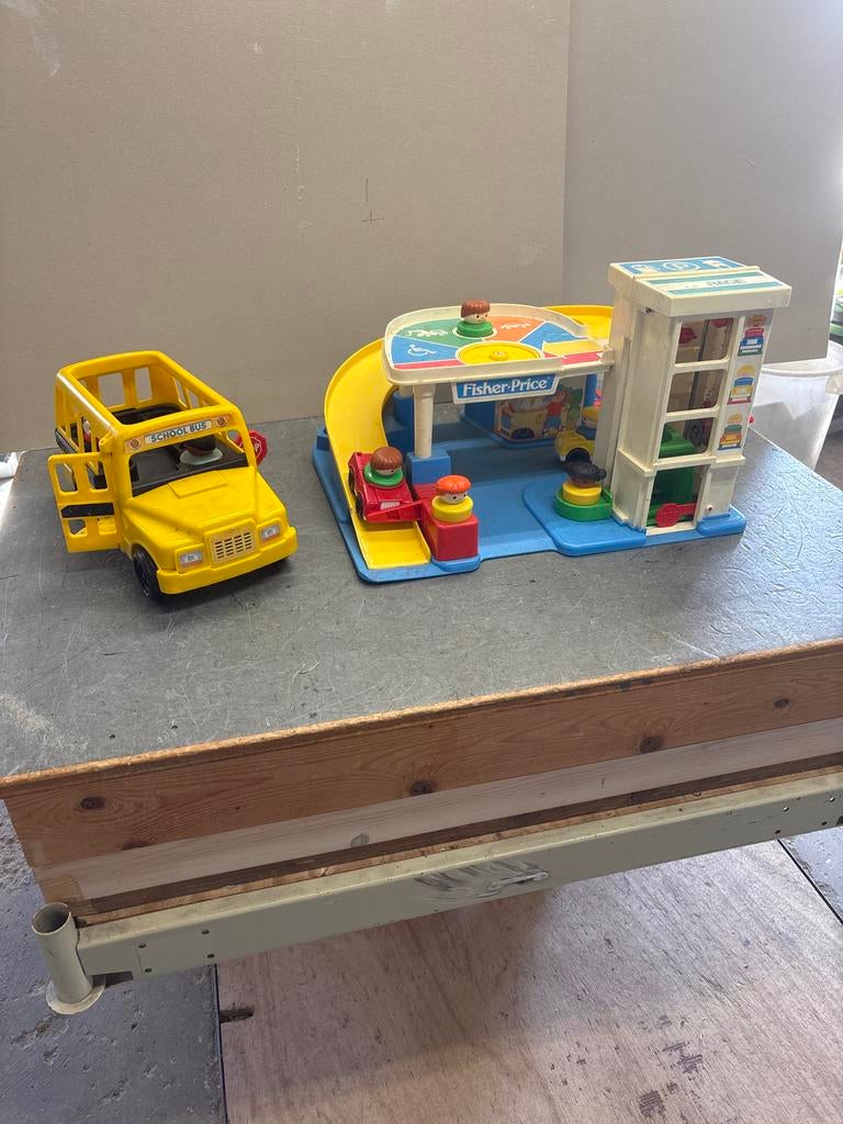 Fisher-Price Garage en Schoolbus Speelset, Ophalen, Gebruikt, Speelset
