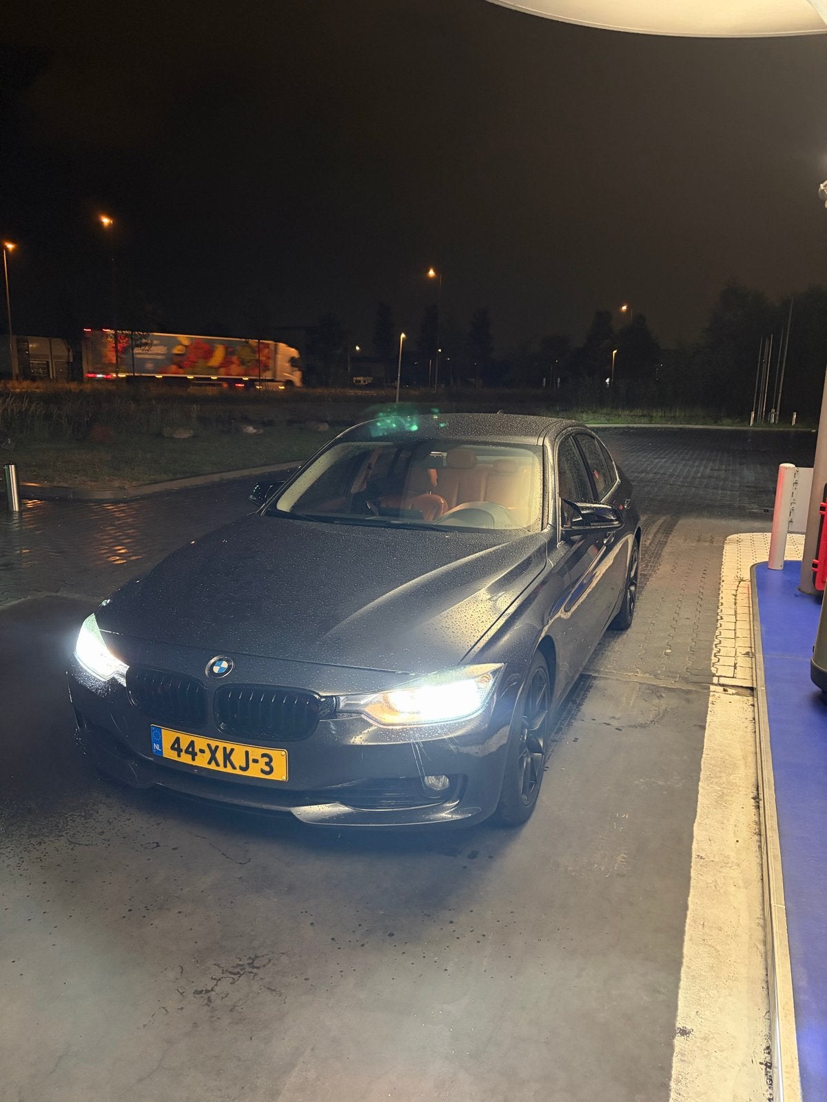BMW 3-Serie 2.0I 320 135KW Aut8 (f30) 2012 Grijs, Achterwielaandrijving, 4 cilinders, Bruin, Particulier