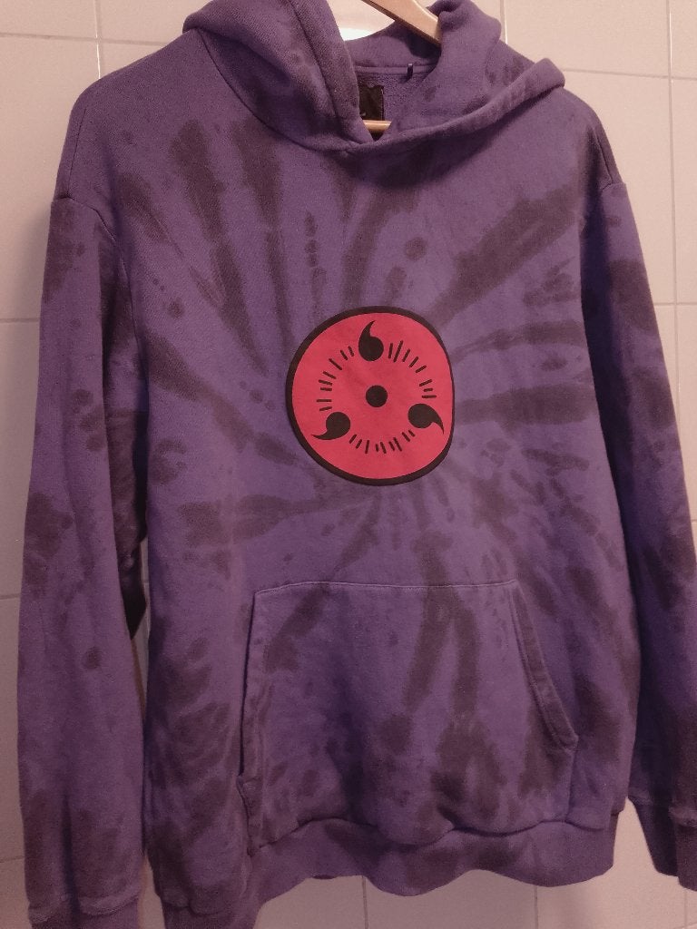 Bershka x Naruto Shippuden Sasuke Uchiha Tie-Dye Hoodie M, Maat 48/50 (M), Paars, Overige typen, Ophalen of Verzenden