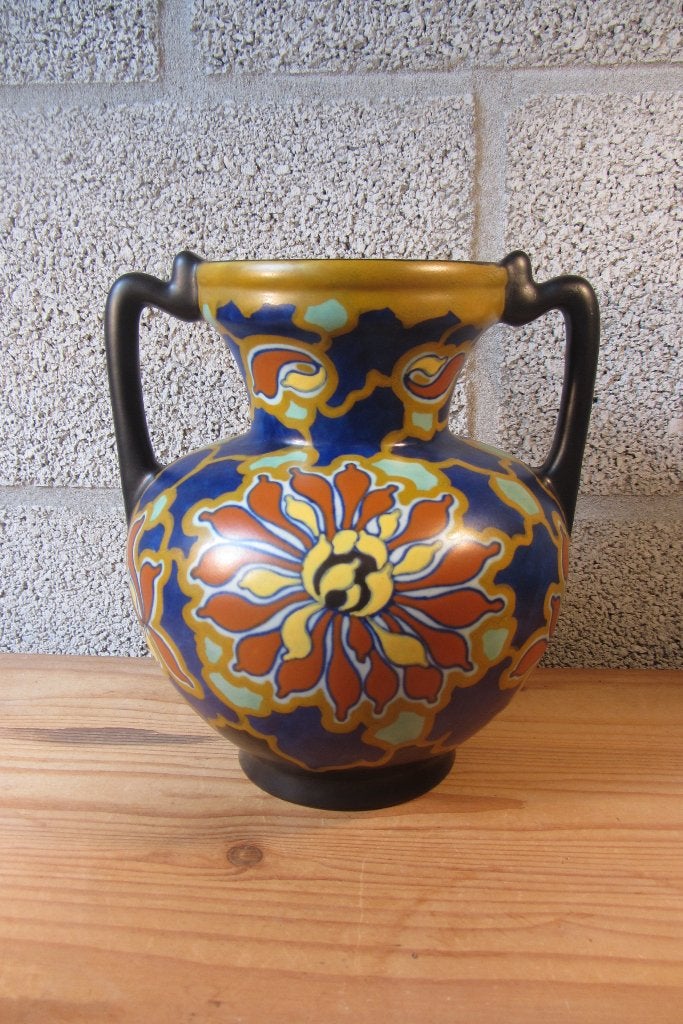 Vaas (plateel) van Regina, Gouda, Ophalen of Verzenden