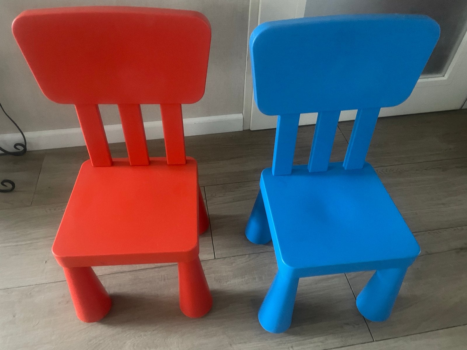 IKEA Mammut kinderstoelen (rood en blauw), Ophalen, Zo goed als nieuw, Stoel(en)