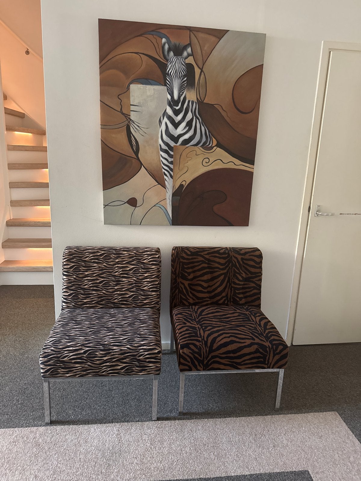 Set van 2 stoelen met zebraprint - uniek design., Huis en Inrichting, Stoelen, Ophalen, Gebruikt, Twee, Bruin