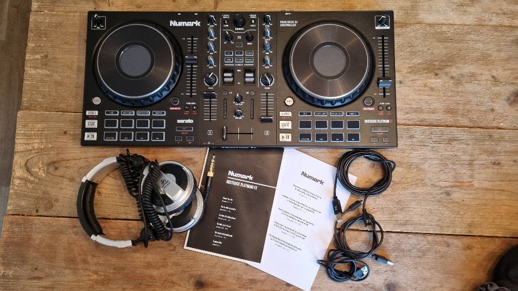 Numark Mixtrack Platinum FX DJ Controller, Muziek en Instrumenten, Dj-sets en Draaitafels, Zo goed als nieuw, Draaitafel, Numark