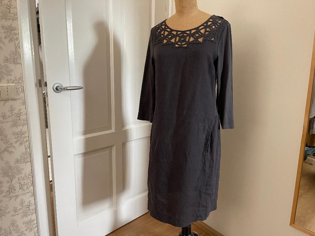 Leuke donkergrijze linnen jurk ’Sandwich’, mt. 38, Kleding | Dames, Jurken, Maat 38/40 (M), Verzenden, Zo goed als nieuw, Grijs