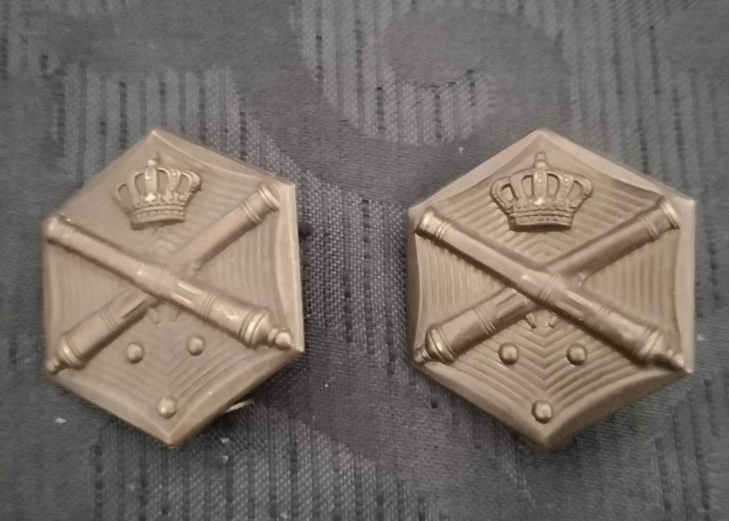 2 oude Schouder emblemen, Artellerie, Verzamelen, Ophalen of Verzenden, Landmacht, Nederland, Embleem of Badge