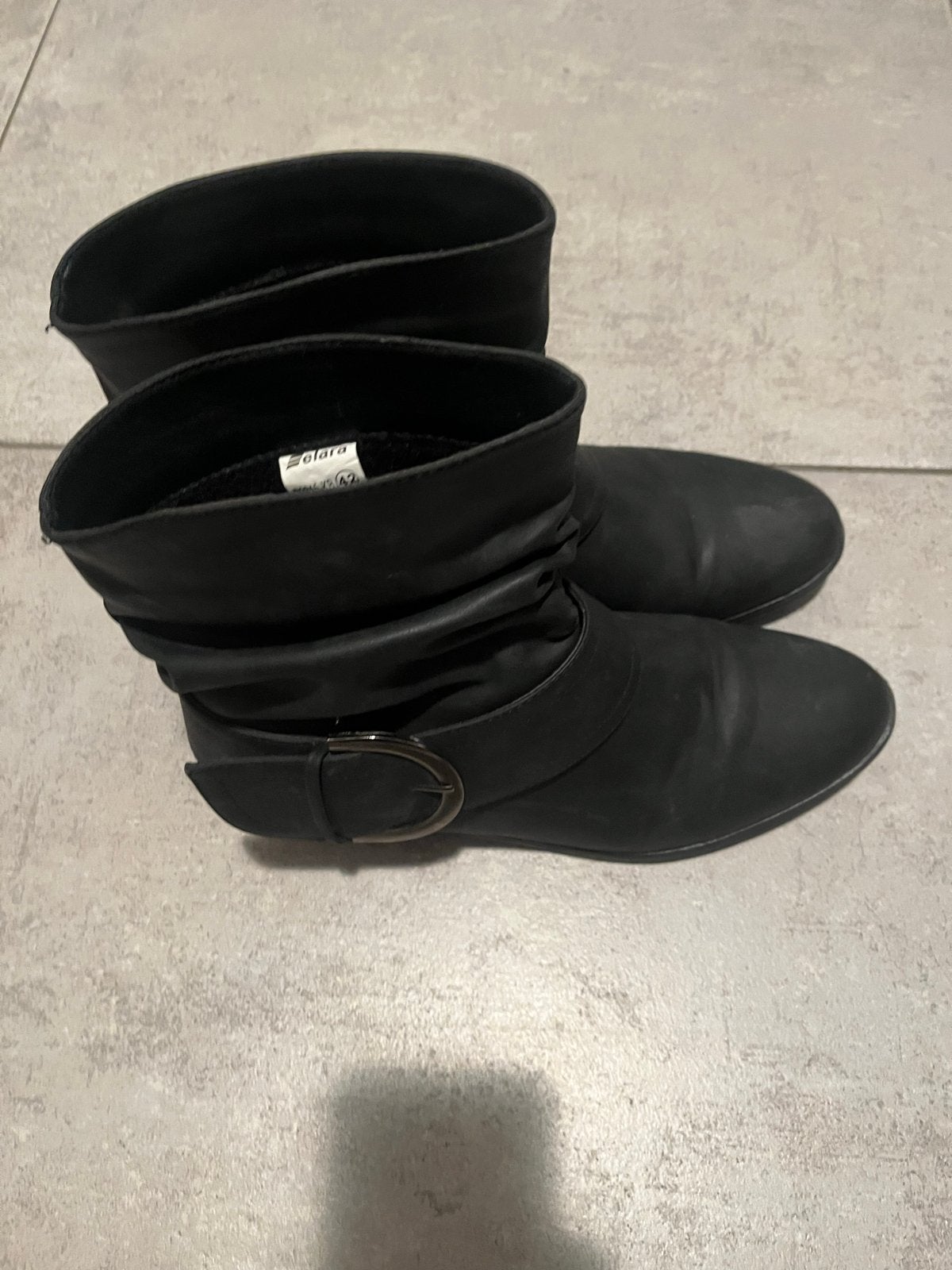 Zwarte Elara laarzen - Maat 42, Kleding | Dames, Ophalen of Verzenden, Gedragen, Zwart, Lage of Enkellaarzen