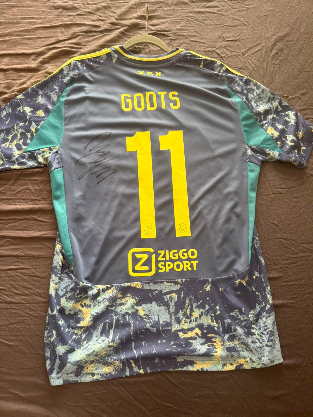 Gesigneerd shirt Mika Godts, Ophalen of Verzenden, Zo goed als nieuw, Shirt