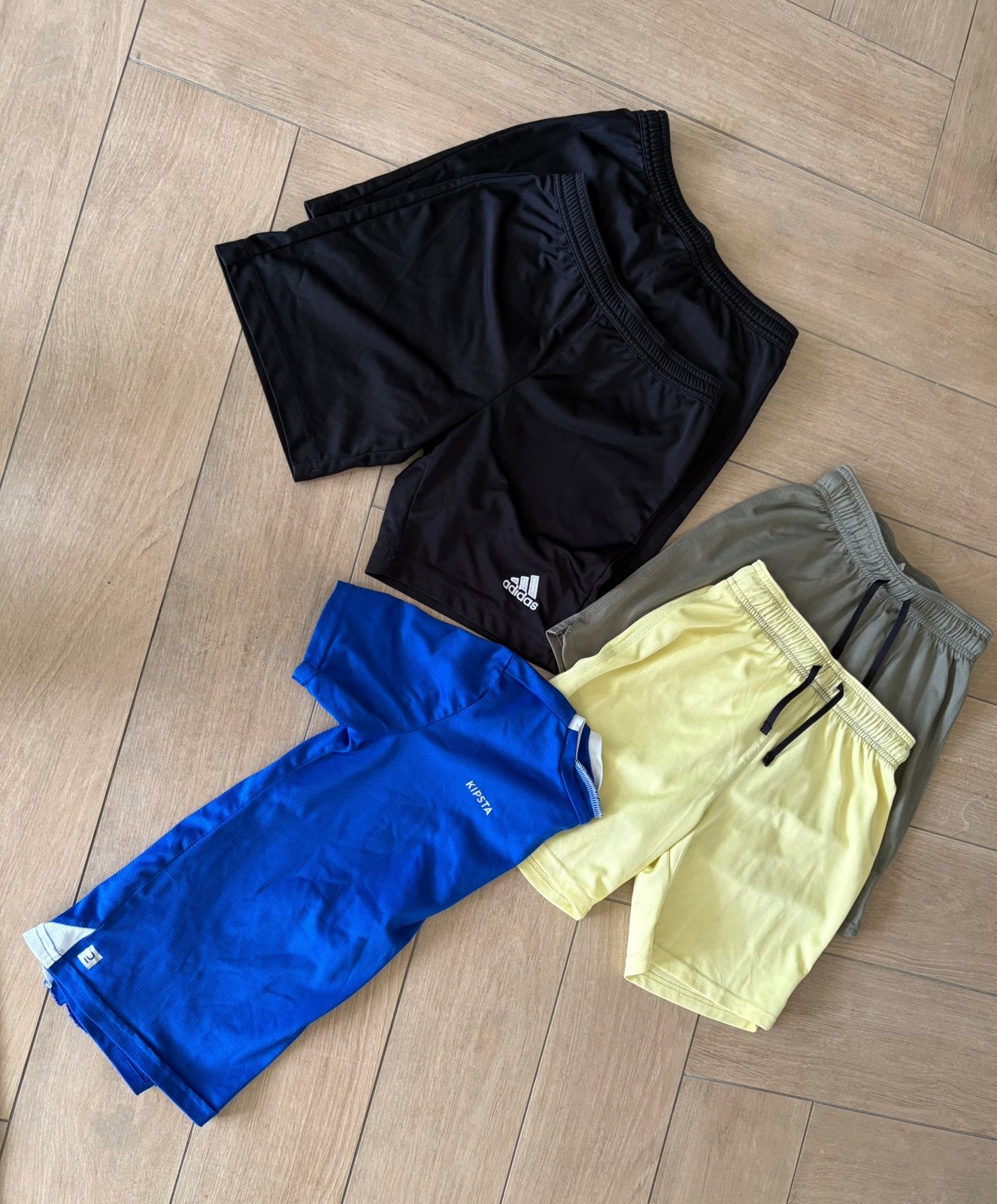 Set sportkleding maat 134-140 (o.a. adidas), Kinderen en Baby's, Kinderkleding | Maat 134, Ophalen of Verzenden, Gebruikt, Jongen of Meisje