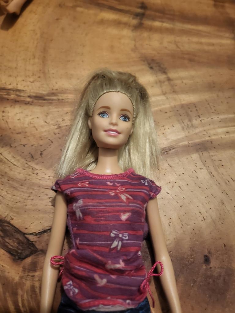 Barbie pop met blond haar en casual kleding, Ophalen of Verzenden, Gebruikt, Barbie