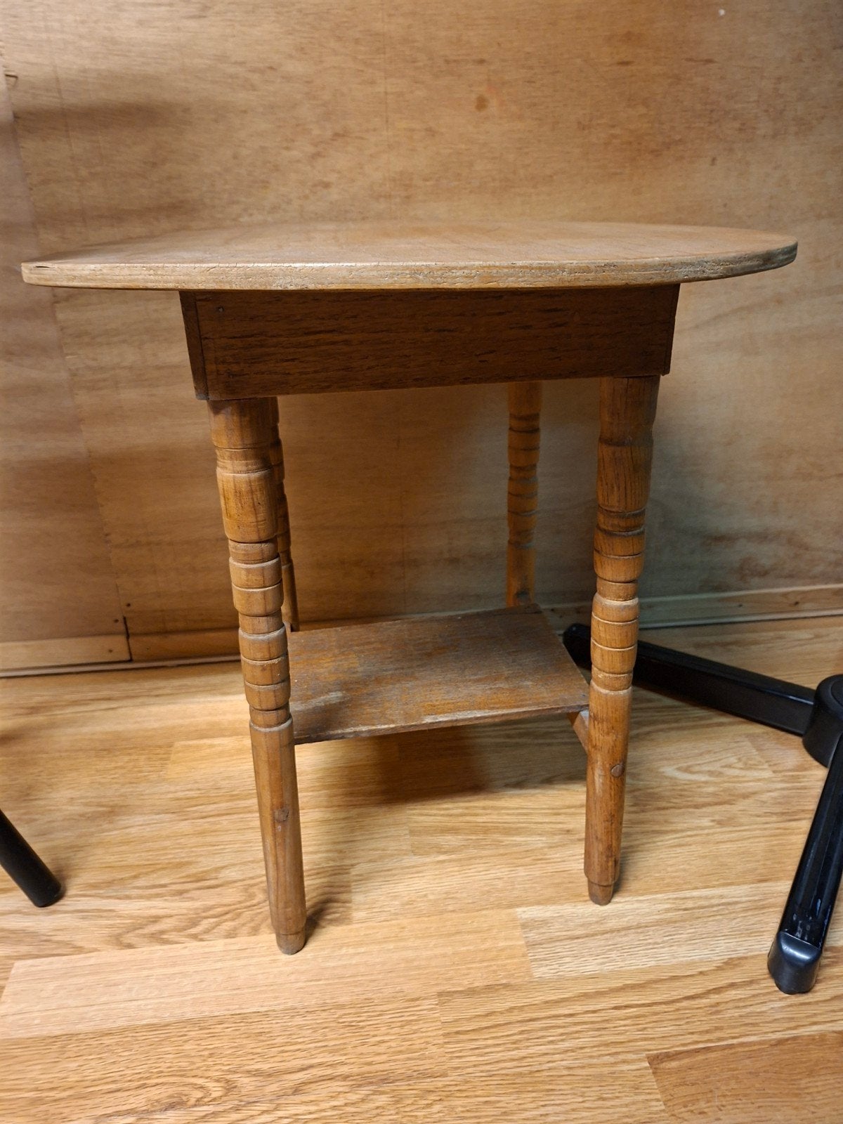 Vintage houten bijzettafel met plank oud, Ophalen