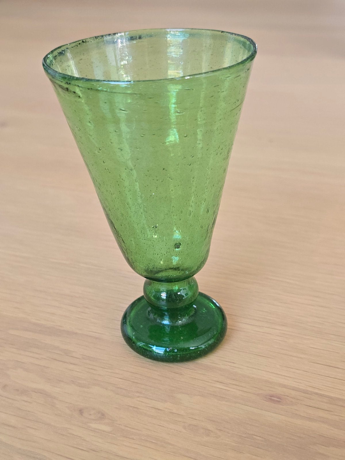 Antiek groen glazen handgemaakte geblazen glas 18e eeuw €49, Ophalen of Verzenden