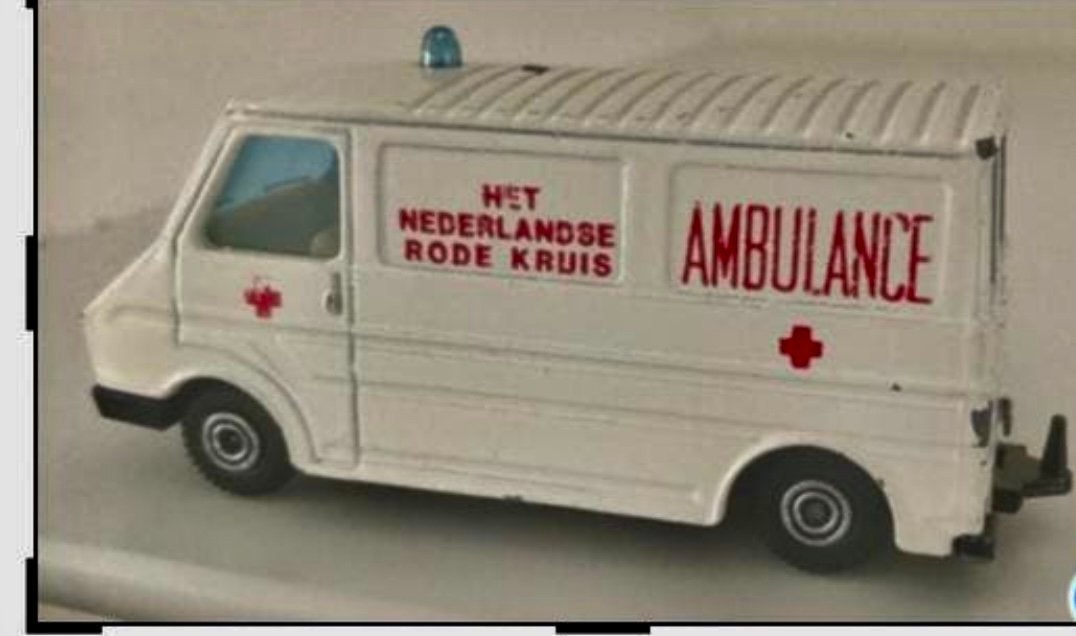 Te koop, Miniatuur Ambulance C 35, Ophalen of Verzenden, Zo goed als nieuw