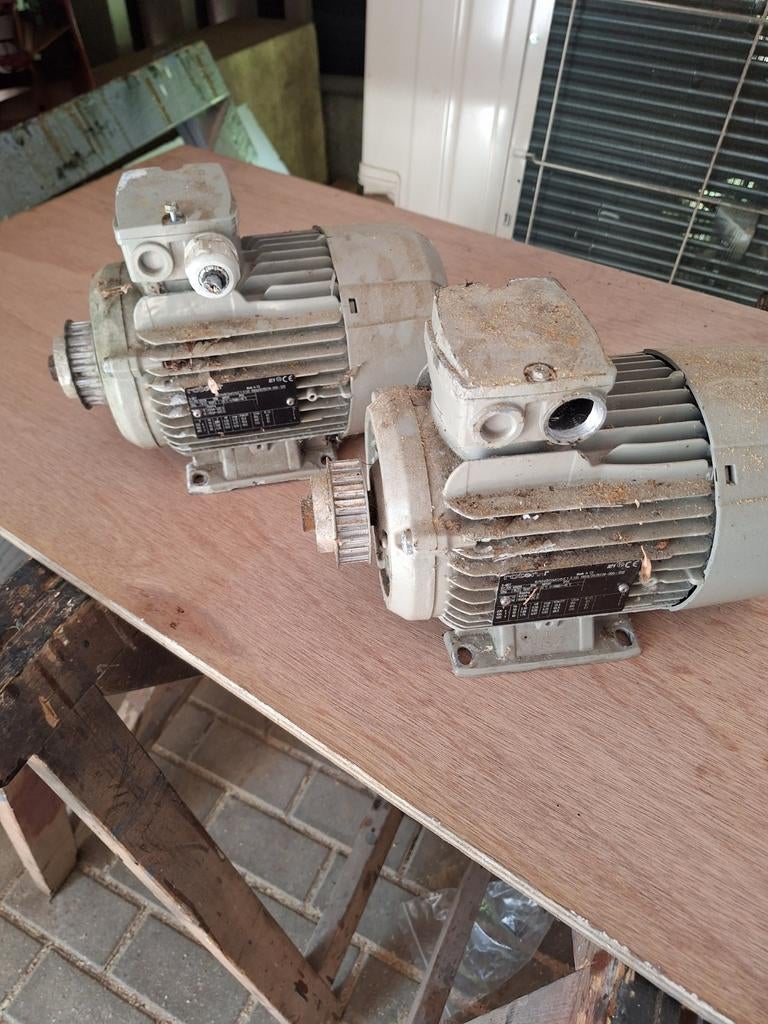 2 rotor electromotoren rotor 6rn80 m06, Ophalen, Elektromotor