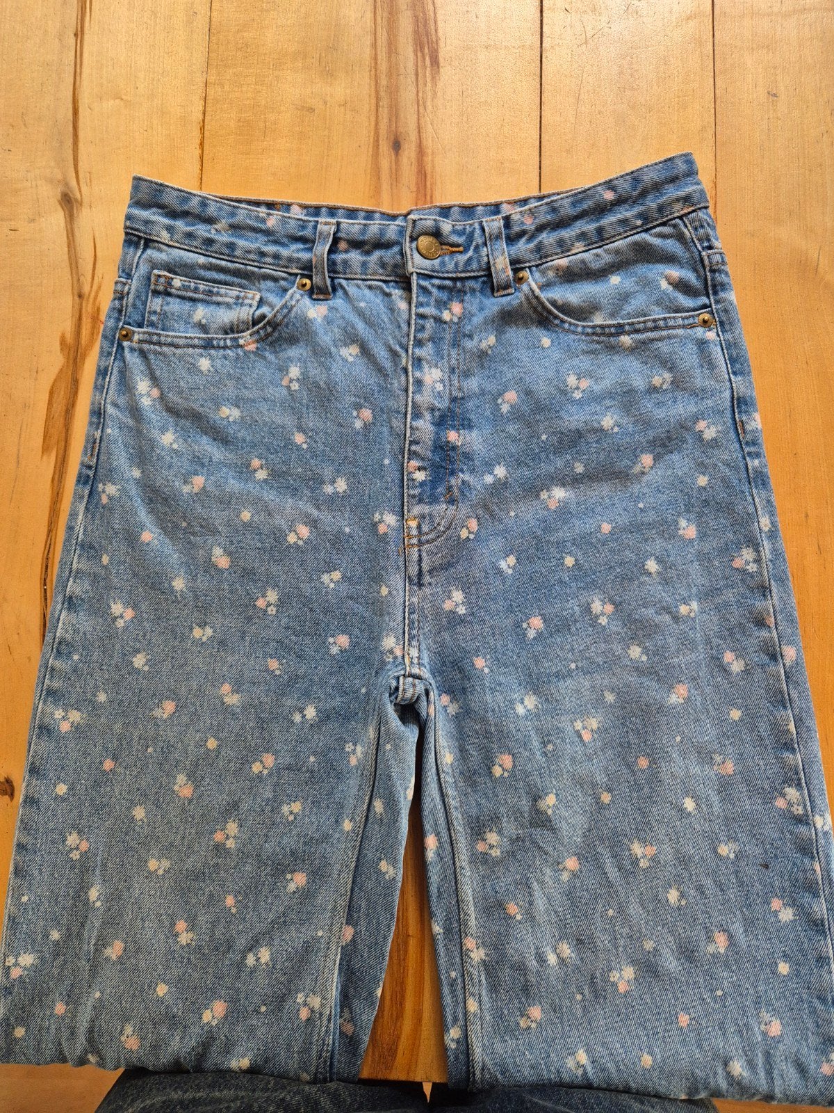 Monki jeans met bloemen, Blauw, Ophalen of Verzenden, Zo goed als nieuw, Monki