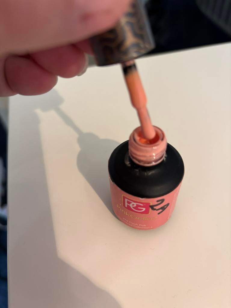 Pink gellak, Sieraden, Tassen en Uiterlijk, Uiterlijk | Cosmetica en Make-up, Ophalen of Verzenden, Zo goed als nieuw, Roze, Handen en Nagels