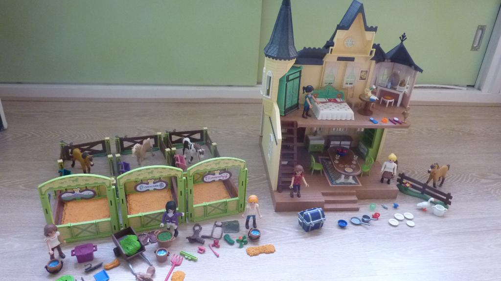 playmobil Spirit lucky´s huis met slaapkamer en 3 stallen, Kinderen en Baby's, Speelgoed | Playmobil, Ophalen of Verzenden