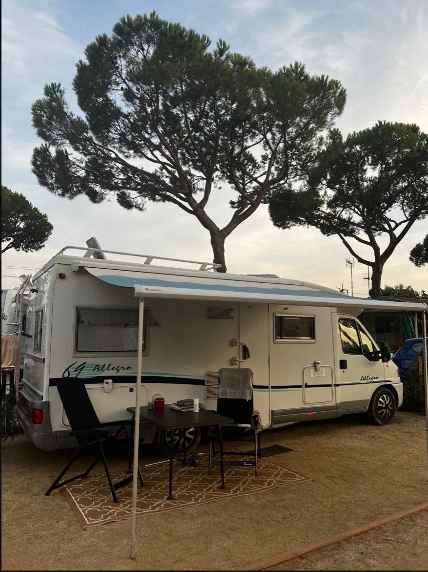 Chausson Camper te huur: 4 persoons, compleet uitgerust