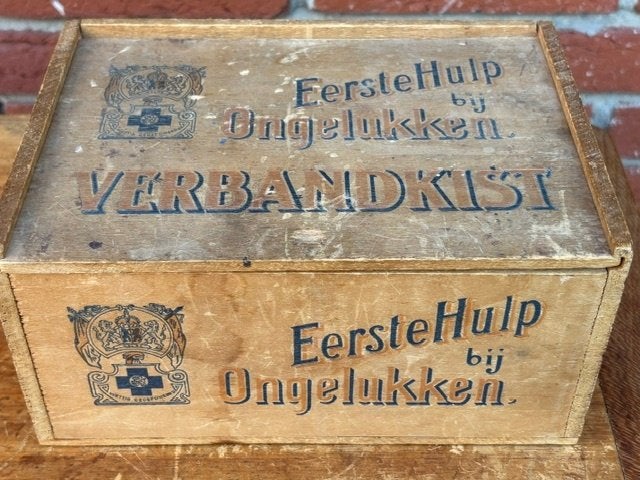 Antieke houten EHBO kist. Zeldzaam!, Ophalen of Verzenden