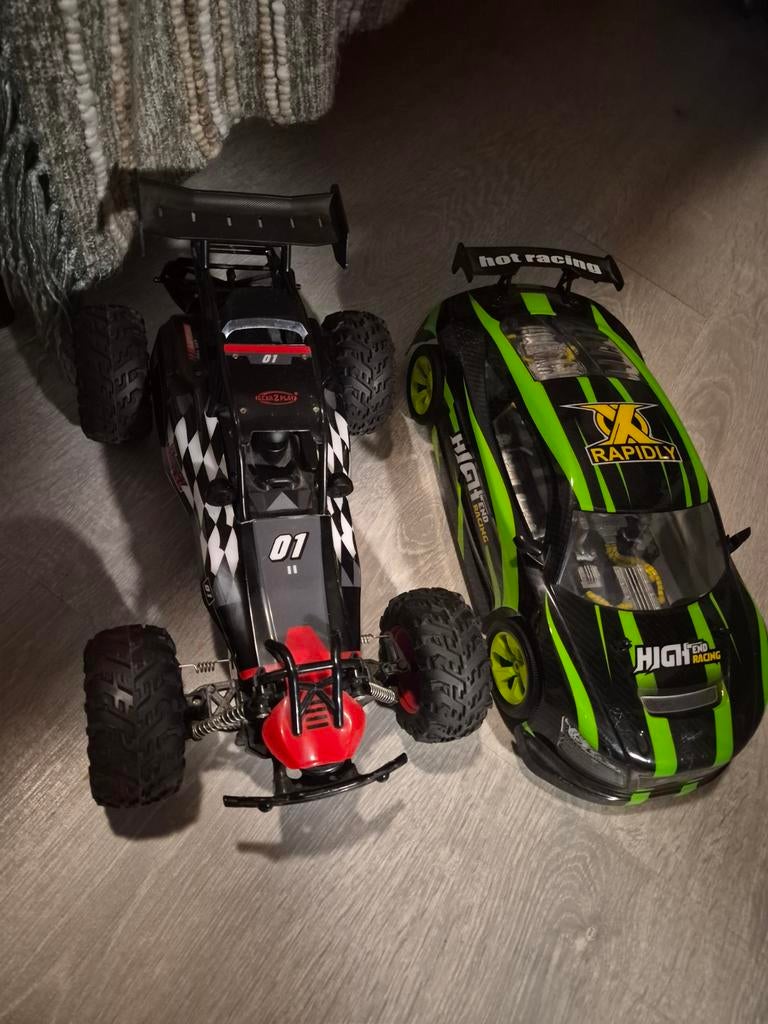 2x Bestuurbare RC Auto's - Offroad en Onroad Racers, Hobby en Vrije tijd, Modelbouw | Radiografisch | Auto's, Elektro, Gebruikt