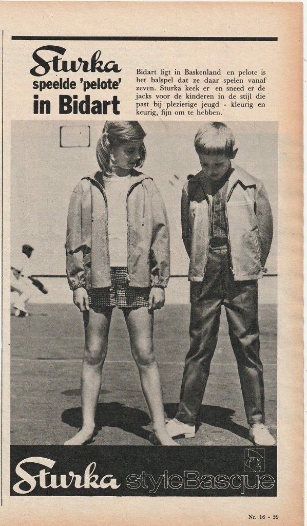 Retro reclame 1963 Sturka kindermode jongetje meisje pelote, Verzamelen, Verzenden, Overige typen
