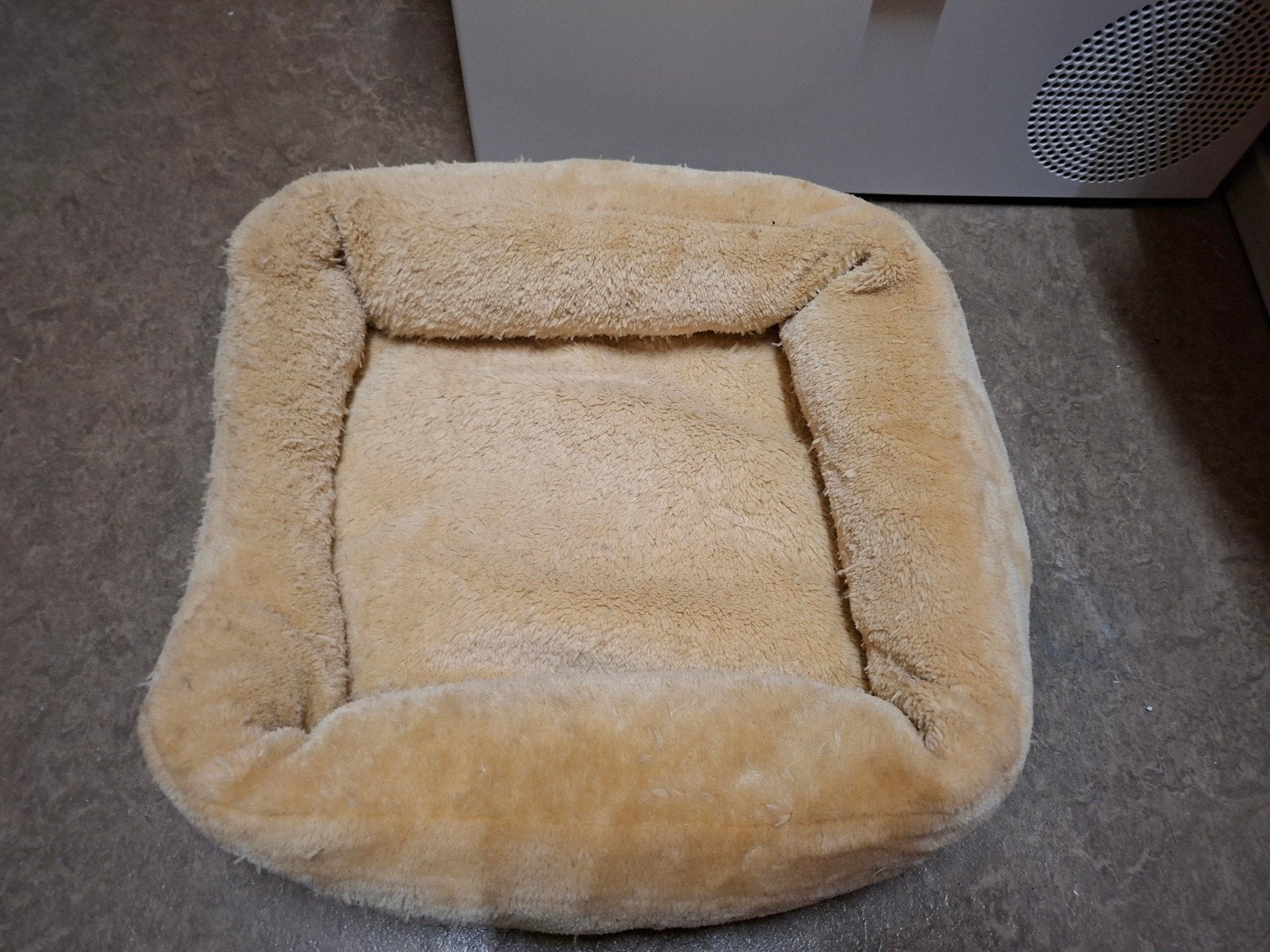 mandje klein voor op krabpaal of zo te gebruiken, Dieren en Toebehoren, Ophalen, Krabpaal
