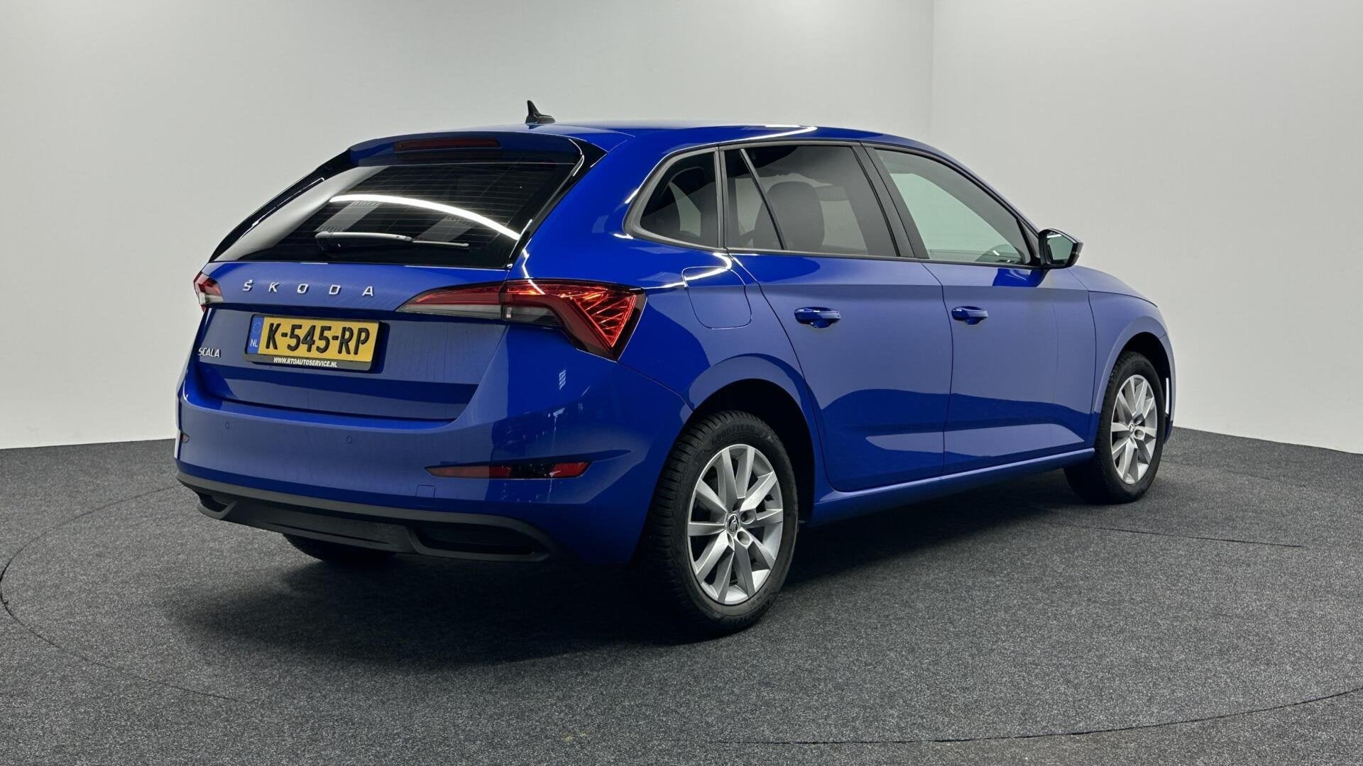 Skoda Scala 1.0 TSI Style CARPLAY ECC LM CRUISE DAB LED., Auto's, Voorwielaandrijving, Gebruikt, Met garantie (alle), Blauw